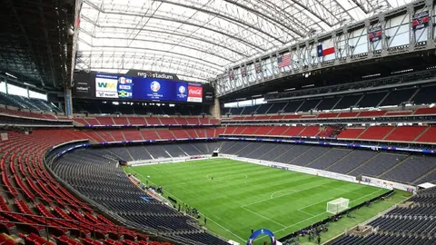 范加尔视频通知球员遭拒，意外目睹裸睡画面引尴尬