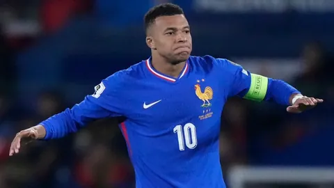 萨博尼斯伤退，国王以残阵之势逆转胜火箭