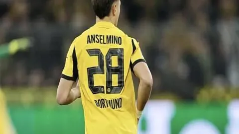 奥里亚利：毕业梦碎望执教，意大利力图翻盘德国