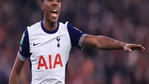 莱万梅开二度，穆勒送出乌龙助攻，拜仁慕尼黑4-1击败菲尔特